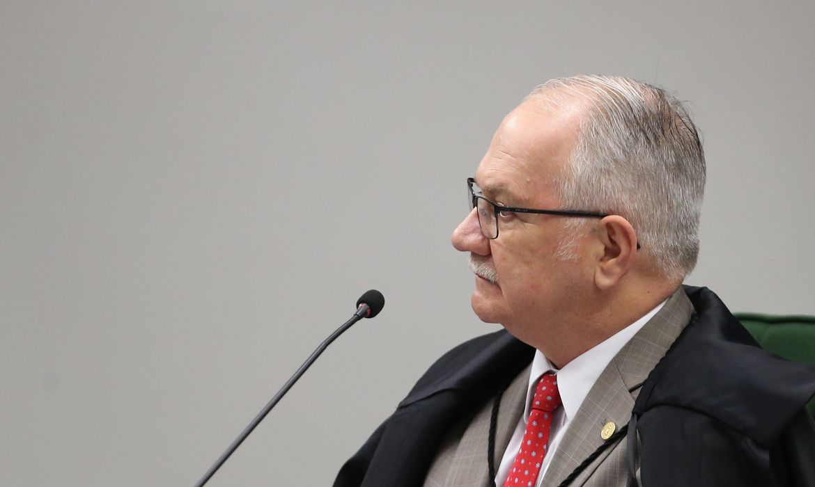 Ministro Edson Fachin, relator do inquérito, durante sessão da Segunda Turma do STF para decidir se os irmãos Geddel e Lúcio Vieira Lima viram réus no caso das malas com R$51 milhões encontradas em um apartamento em Salvador.