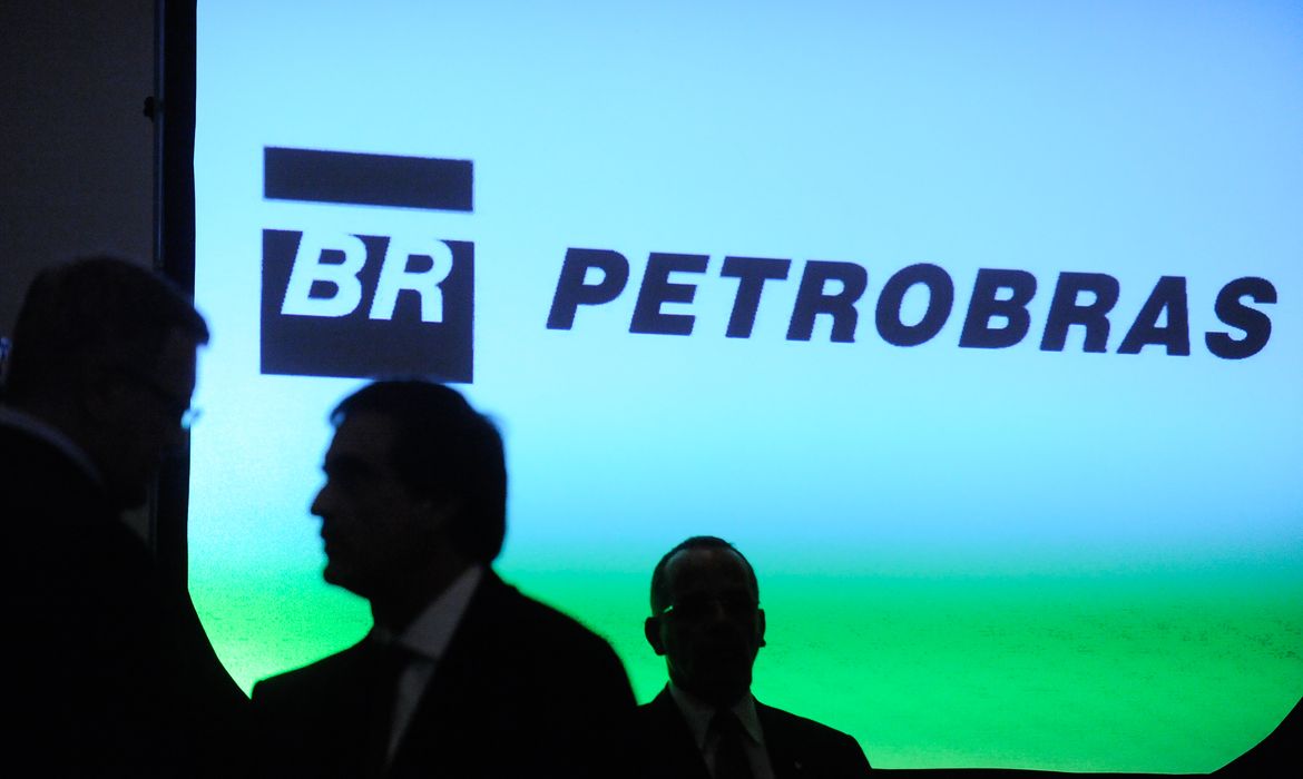 Cerimônia, no edifício-sede da Petrobras, de devolução à Petrobras de valores recuperados pelo Ministério Público Federal (MPF) nas investigações sobre corrupção envolvendo a estatal (Tânia Rêgo/Agência Brasil)
