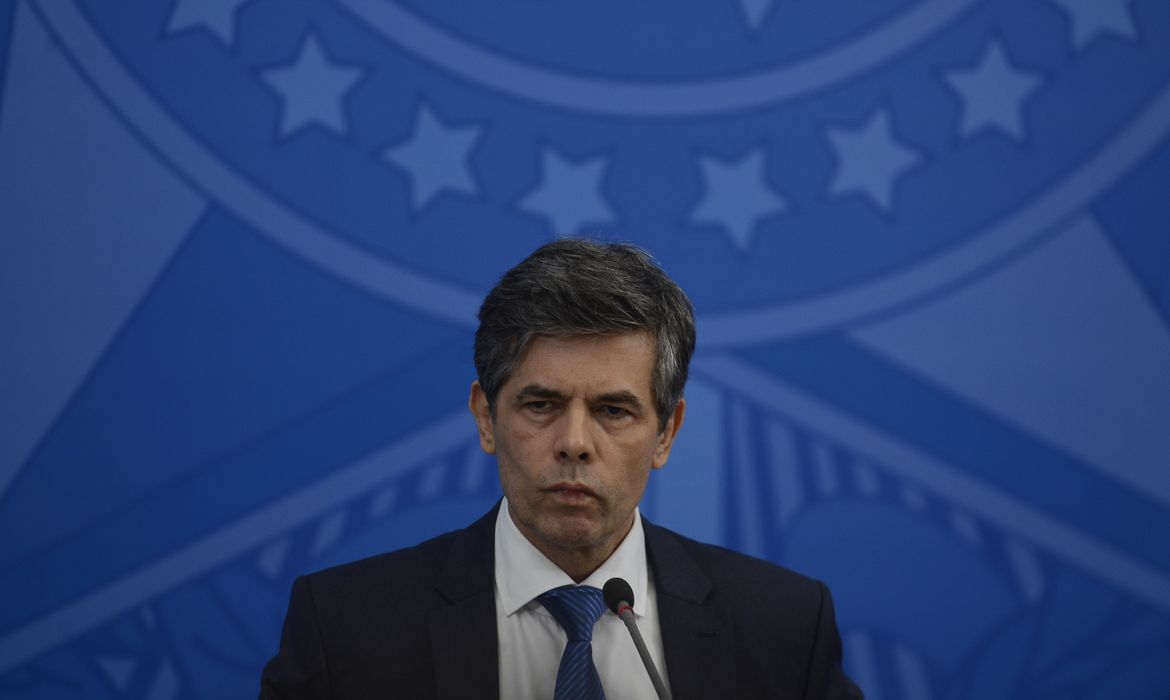 O  ministro da Saúde, Nelson Teich, durante a coletiva de imprensa no Palácio do Planalto, sobre as ações de enfrentamento no combate ao coronavírus