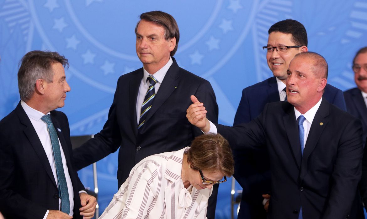 Presidente Jair Bolsonaro participa da Cerimônia de Assinatura da Medida Provisória de Regularização Fundiária.