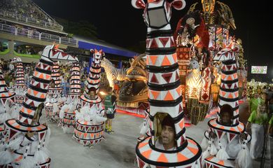 Imperatriz Leopoldinense abre o desfile do grupo especial do carnaval do Rio de Janeiro 2022