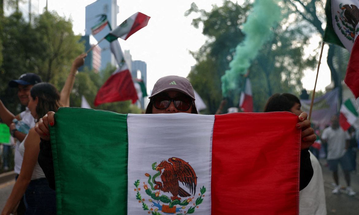 Protesto contra a polêmica reforma do Judiciário, na Cidade do México
08/09/2024
REUTERS/Luis Cortes