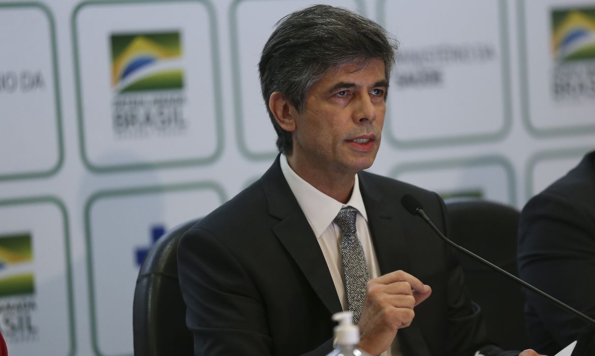 O médico Nelson Teich, que deixa o cargo de ministro da Saúde hoje (15), fez um pronunciamento de despedida, no qual fez um balanço da sua curta atuação à frente da pasta