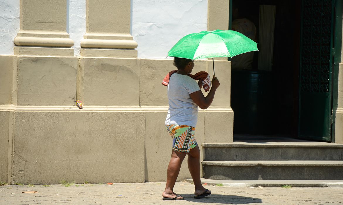 Sensação térmica beira os 50 graus no Rio às 9h da manhã