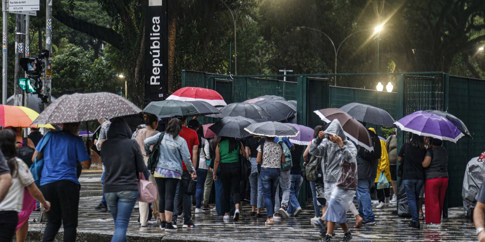 Enel SP normaliza atendimento a consumidores que ficaram sem luz após chuva  do dia 15