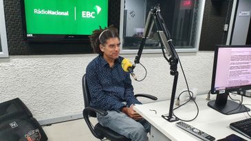 Marcos Sacramento nos estúdios da Rádio Nacional do Rio