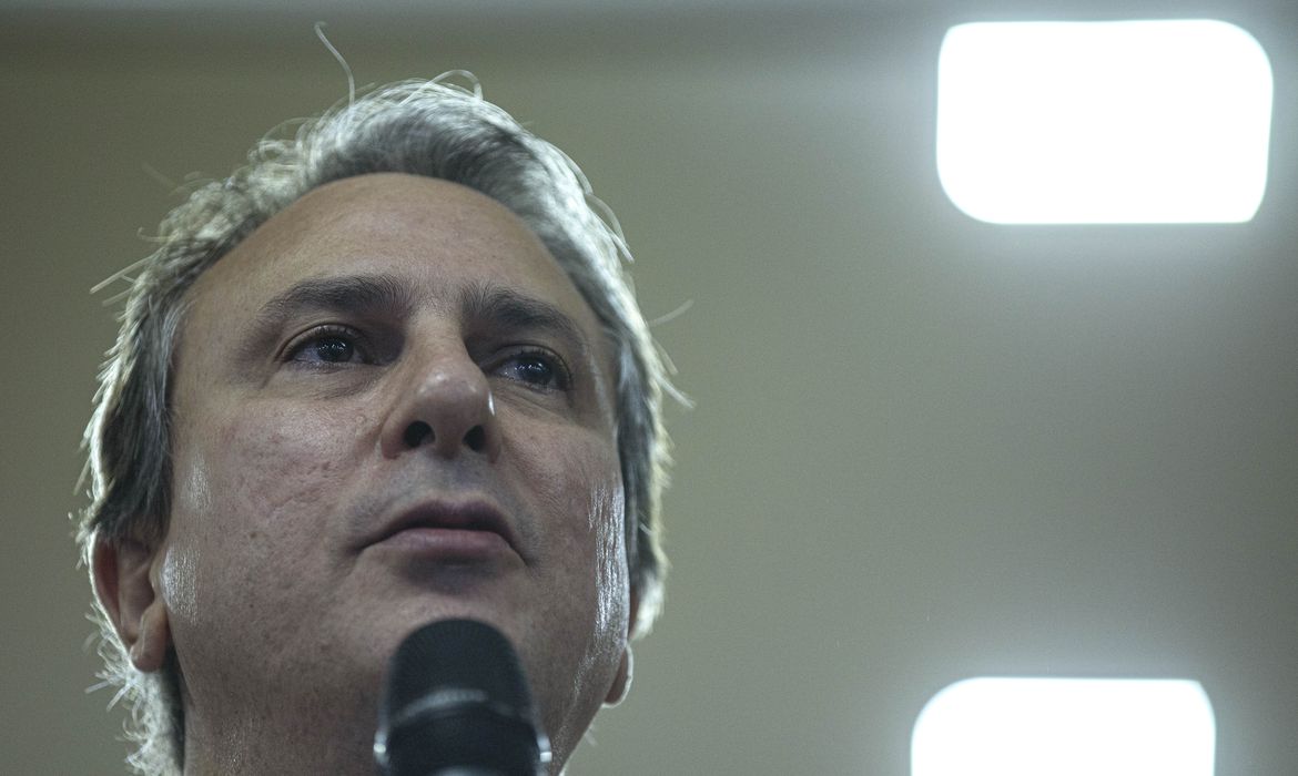 Brasília (DF) 29/06/2023 - O Ministério da Educação (MEC), Camilo Santana, participa de um encontro com estudantes de cursinhos populares na sede da Capes, em Brasília.Foto: Joédson Alves/Agência Brasil