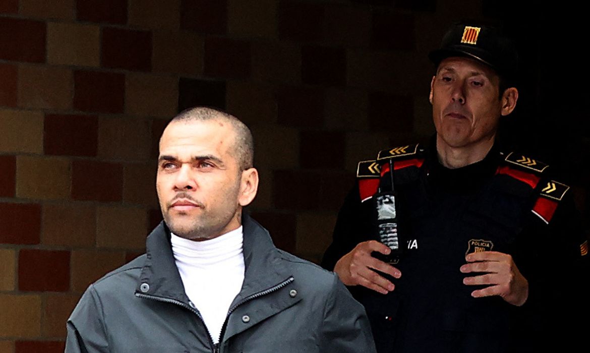 Dani Alves deixa prisão em Barcelona 
25/03/2024 REUTERS/Bruna Casas