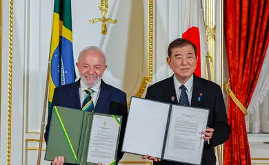 Presidente da República, Luiz Inácio Lula da Silva e o o Primeiro-Ministro do Japão, Shigeru Ishiba, durante a cerimônia de anúncio de plano de ação e menção aos atos previamente assinados, na sala Hagoromo-no-Ma, do Palácio Akasaka. Tóquio - Japão.  Foto: Ricardo Stuckert / PR