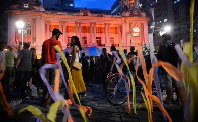 Rio de Janeiro - Público participa do Festival pela Democracia,  do grupo Frente Povo sem Medo, na Cinelândia, com artistas contrários ao impeachment da presidenta Dilma Rousseff(Fernando Frazão/Agência Brasil)