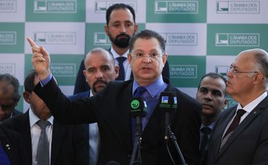 Brasília (DF) 19/06/2024 Deputado Sóstenes Cavalcante autor do Projeto de lei que equipara o aborto a homicídio durante coletiva com a bancada evangélica da Câmara. Obs: O presidente da Câmara dos Deputados, Arthur Lira mandou acabar a entrevista. Foto Lula Marques/ Agência Brasil