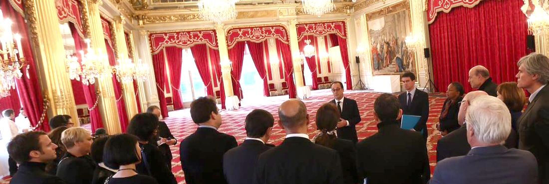 O presidente François Hollande em encontro com membros do Governo antes da marcha contra o terrorismo, em Paris