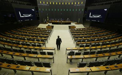 Brasília - Plenário da Câmara ficou vazio nesta quinta-feira,  após a votação do habeas corpus do ex-presidente Lula (Fabio Rodrigues Pozzebom/Agência Brasil)