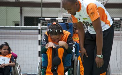 Associação oferece esporte adaptado a criança com deficiência - Divulgação/ADD