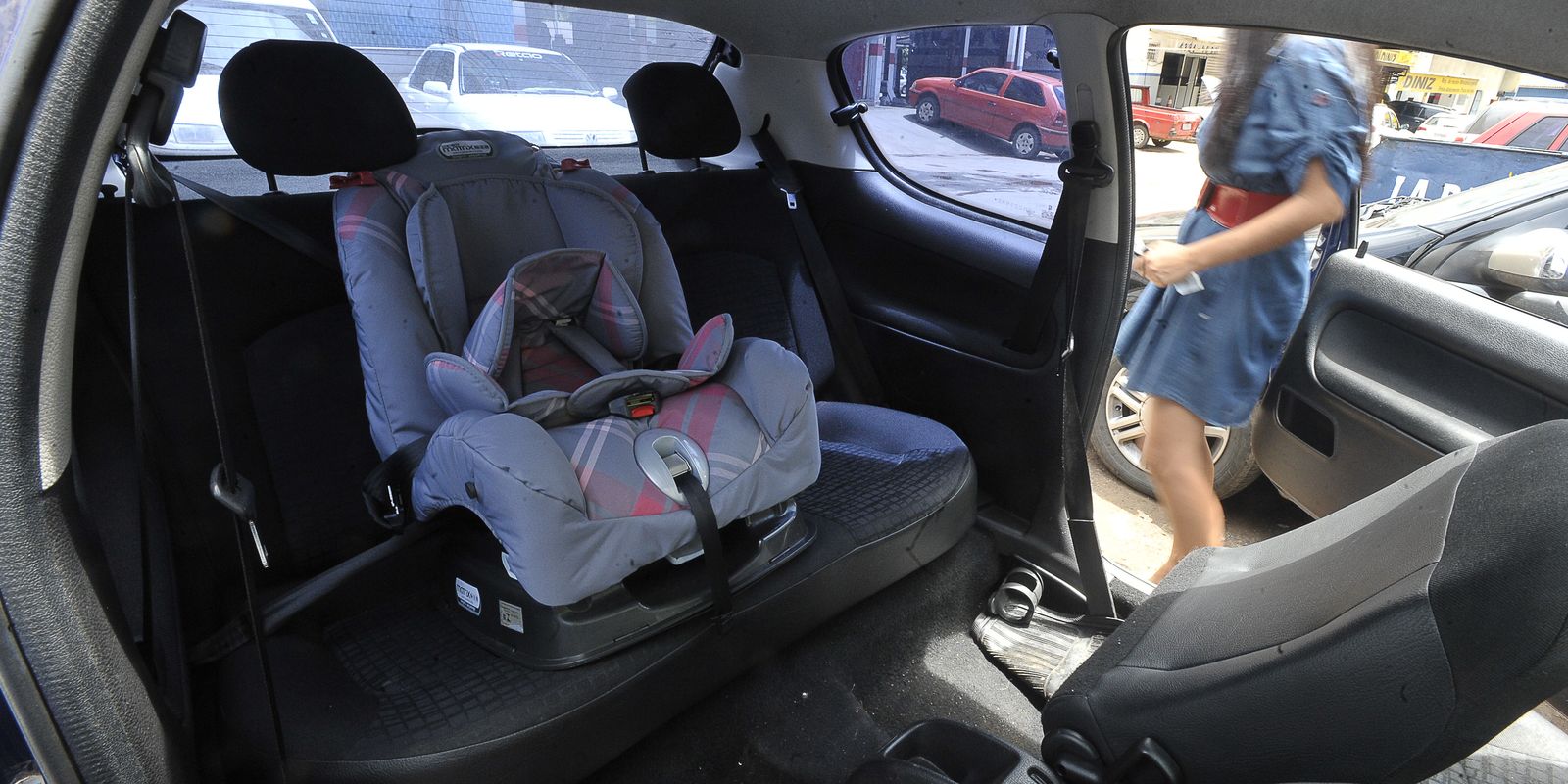 Cadeirinha de bebê em viagens: como levar as crianças com