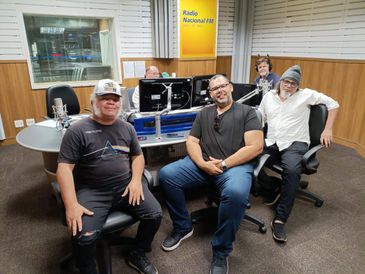 Geldo Araújo, Luciano Monteiro e Dom Mackarius/Denise Oliveira - Rádio Nacional FM Geldo Araújo, Luciano Monteiro e Dom Mackarius