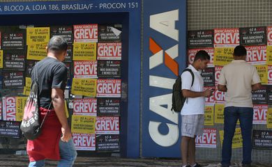 Brasília - A greve dos bancários fecha agências no país a partir desta terça-feira (Elza Fiúza/Agência Brasil)