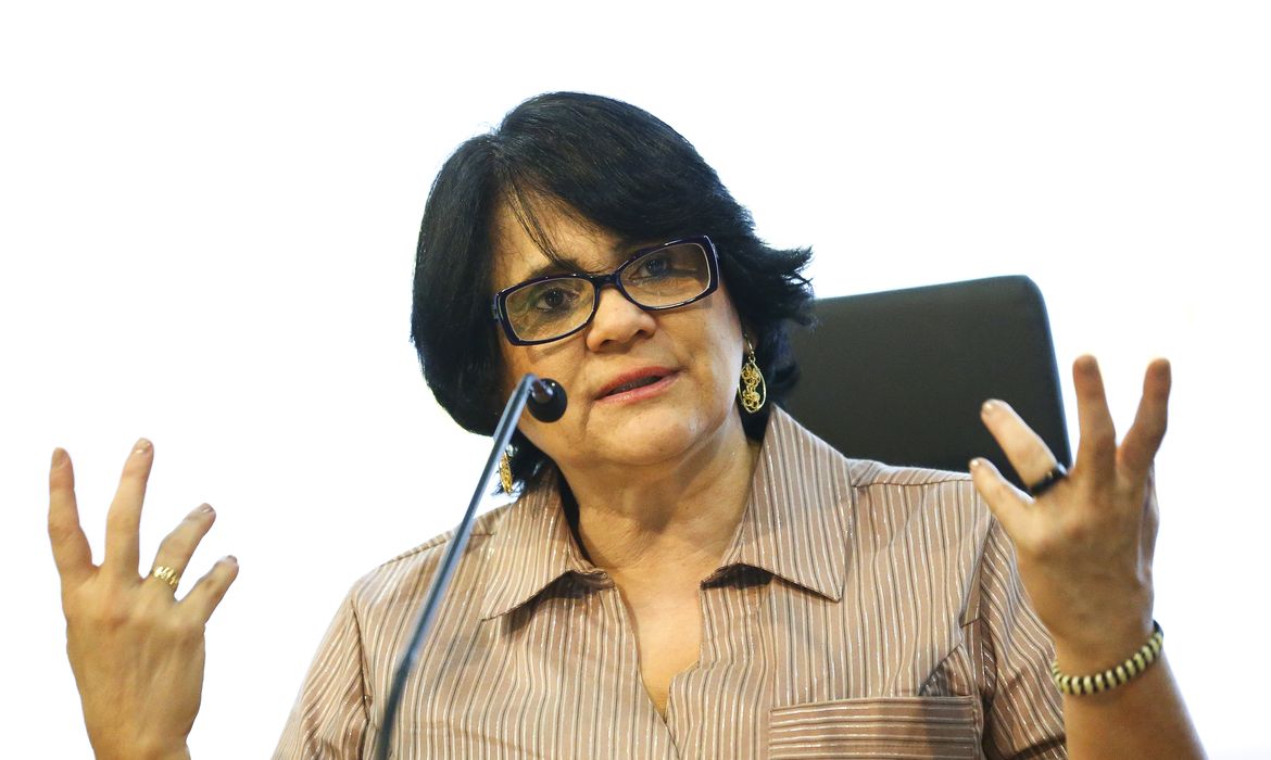 A ministra das Mulheres, Família e Direitos Humanos, Damares Alves, durante evento em comemoração ao Dia Nacional do Cigano.