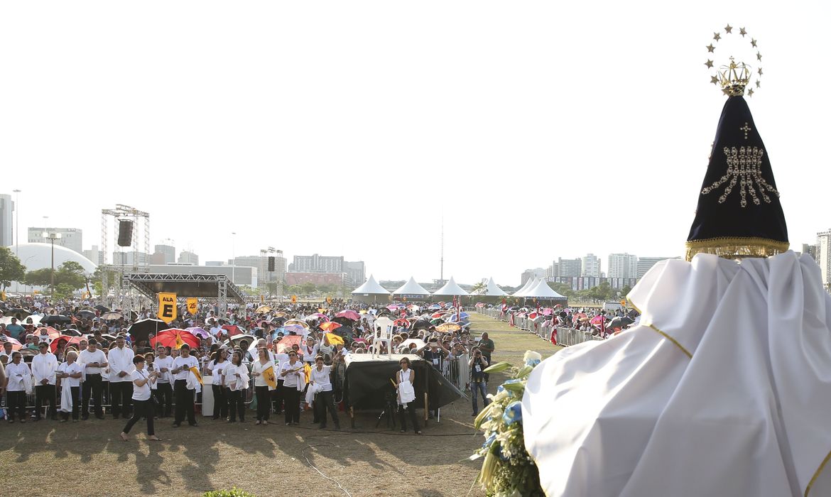 Missa em celebração a Nossa Senhora Aparecida, padroeira de Brasília e do Brasil
