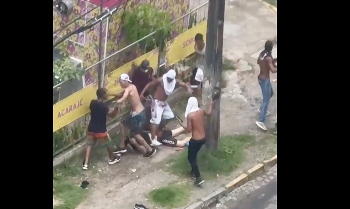 Pernambuco-01/02/2025 Selvageria e brutalidade são registradas antes do clássico Santa Cruz x Sport Club do Recife,um dos principais do estado do Pernambuco. Fotos redes sociais X