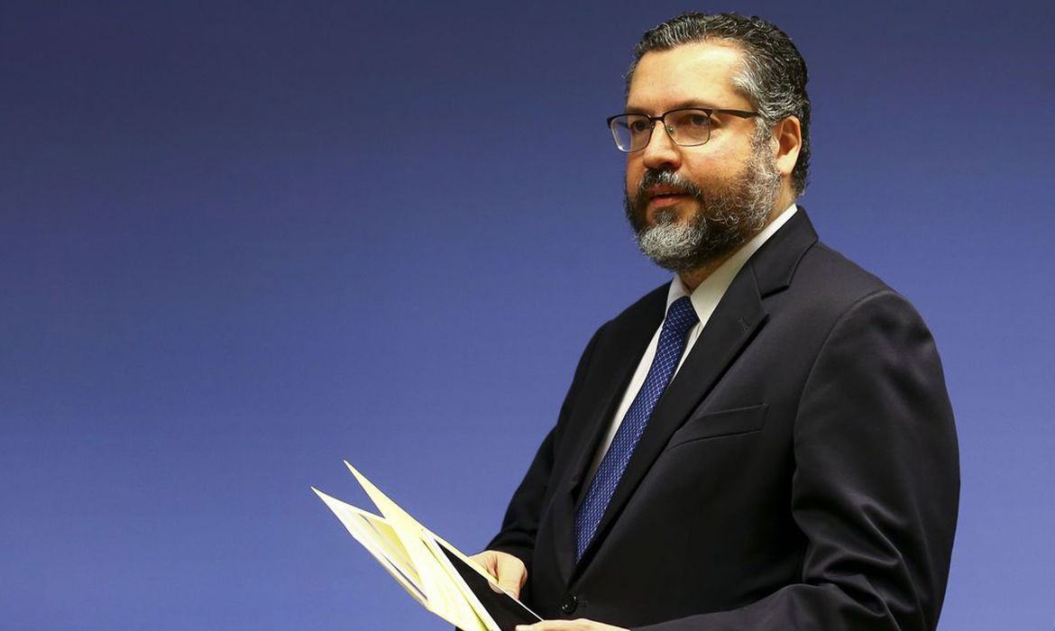 O ministro das Relações Exteriores, Ernesto Araújo, durante entrevista coletiva para apresentar detalhes do acordo Mercosul-União Europeia.