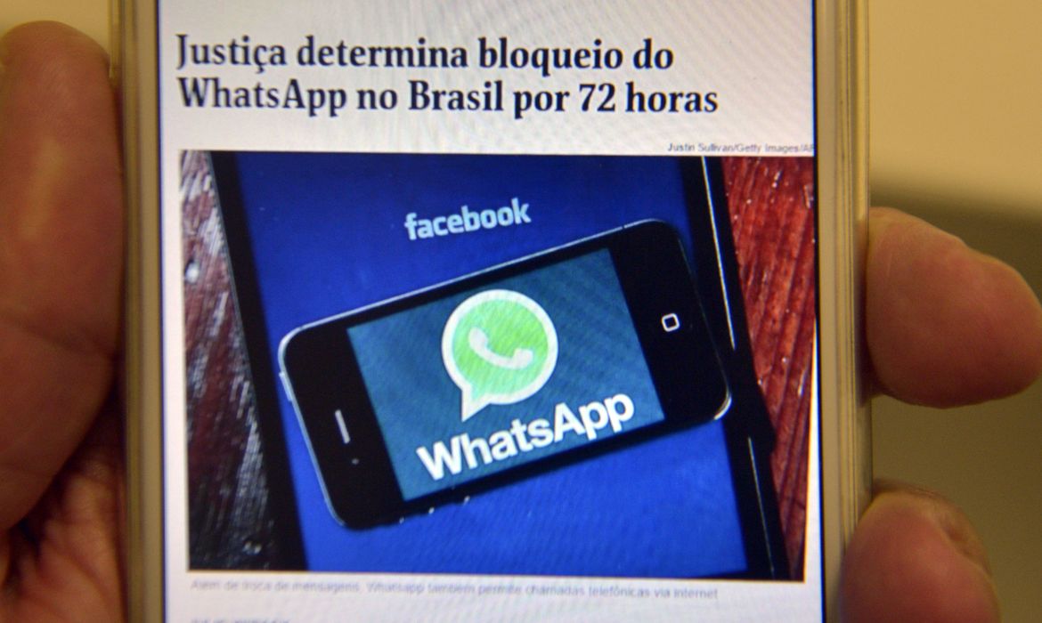Brasília - Justiça de Sergipe determina bloqueio do aplicativo WhatsApp por 72 horas, em medida cautelar expedida pelo juiz Marcel Montalvão, da comarca de Lagarto   (José Cruz/Agência Brasil)