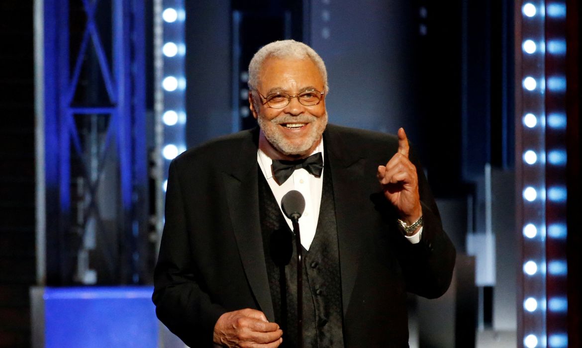 FILE PHOTO: 71st Tony Awards – Show – New York City, U.S., 11/06/2017 - James Earl Jones - Tony Lifetime Achievement. Reuters/Carlo Allegri/Proibida reprodução