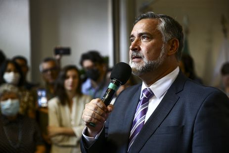 O ministro da Secretaria de Comunicação Social da Presidência (Secom), Paulo Pimenta, dá posse à representante dos empregados no Conselho de Administração (Consad) da EBC, Kariane Costa, como presidente da empresa.