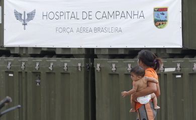 Hospital de Campanha montado pela Força Aérea Brasileira presta atendimento a indígenas Yanomami em situação de emergência trazidos a Boa Vista.
