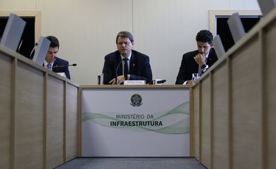 O ministro da Infraestrutura, Tarcísio Gomes de Freitas, dá entrevista coletiva, para fazer um balanço das ações de 2019 e projetos para 2020
