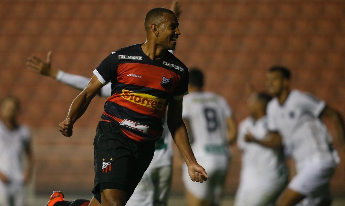 Serie C Ituano Derrota Figueirense Com Gol No Final