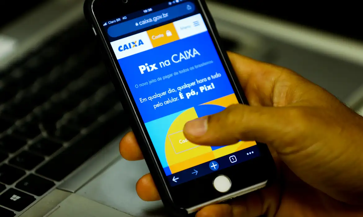 Aplicativo Pix é um novo jeito de fazer pagamentos, transferências e receber dinheiro desenvolvido pelo Banco Central