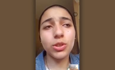 13/10/2023, A brasileira Shaed Albanna, de 18 anos, foi informada que terá que deixar a escola. De acordo com ela, há cerca de 30 pessoas nessa escola. Foto: Frame/ Video Conferência