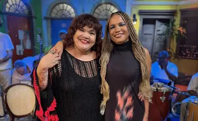 Rio de Janeiro (RJ), 01/05/2025 - Simone Mazzer interpreta clássicos de Nelson Cavaquinho no Samba na Gamboa da TV Brasil
Artista fala com Teresa Cristina sobre o repertório do bamba e canta sucessos como 