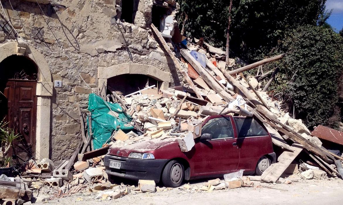 Terremoto na Itália (Claudio Accogli/EPA/Agência Lusa)