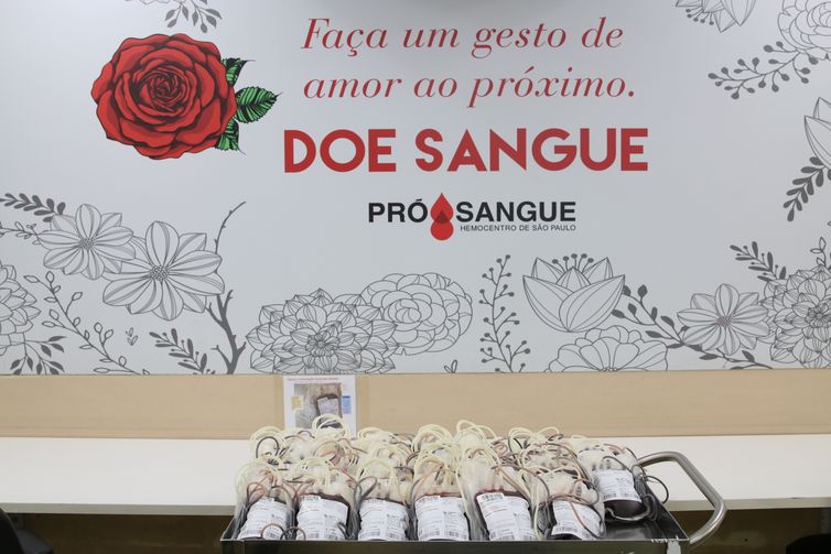 Doadores no centro de coleta da Fundação Pró-Sangue Hemocentro São Paulo