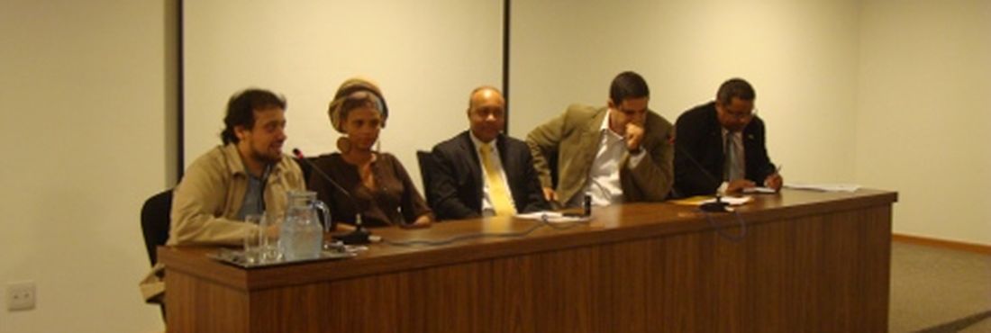 Mesa de abertura do lançamento da campanha: Da esquerda para a direita Gésio Passos, Juliana Nunes, Sionei Leão, Lincoln Macário e Antonio Mário Ferrreira
