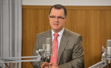 O Bom Dia, Ministro recebe o ministro da Previdência Social, Carlos Gabas, que fala sobre as novas regras de aposentadoria (José Cruz/Agência Brasil)