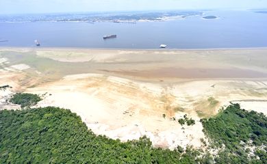 Manaus (AM), 04.10.2023 –Vice-Presidente Geraldo Alckmin visita áreas atingidas pela forte estiagem na região de Catalão (AM).  Foto: Cadu Gomes/VPR