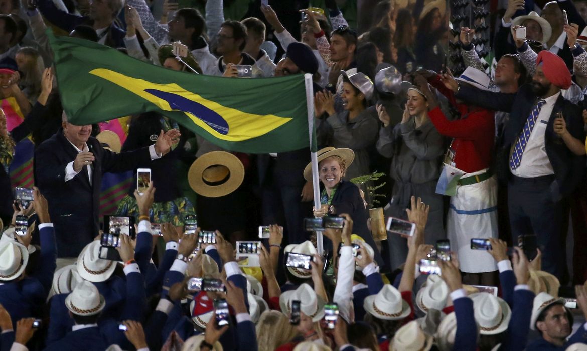 Rio de Janeiro - Entrada da delegação brasileira no desfile olímpico (Reuters/Issei Kato/Direitos Reservados)