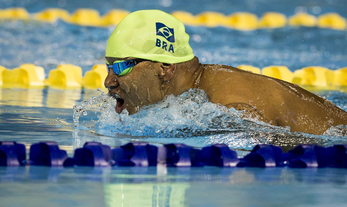 O nadador paralímpico Ronystony Cordeiro é um dos atletas que passaram a integrar a delegação brasileira após a exclusão da Rússia
