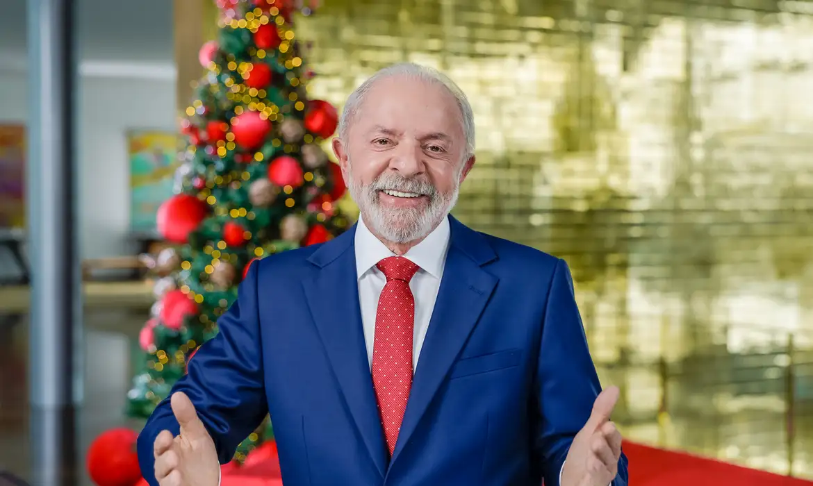 24.12.2025 - Presidente da República, Luiz Inácio Lula da Silva, durante pronunciamento à nação por ocasião do Natal e do Ano Novo. Palácio da Alvorada. Brasília (DF) - Brasil

Foto: Ricardo Stuckert / PR