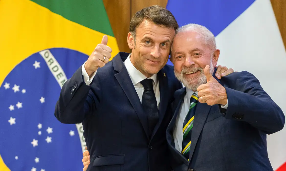Fabio Rodrigues-Pozzebom/ Agênc Brasília (DF) 28/03/2024 - O presidente da França, Emmanuel Macron, é recebido pelo presidnete Luiz Inácio lula da Silva, em cerimônia oficial no Palácio do Planalto.
Foto: Fabio Rodrigues- Pozzebom/Agência Brasil