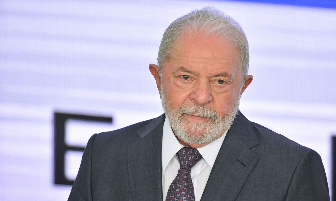 O presidente, Luiz Inácio Lula da Silva, durante solenidade de investidura no cargo de ministro do Desenvolvimento, Indústria, Comércio e Serviços (MDIC), no Palácio do Planalto.