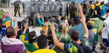 Documentário &quot;No céu da pátria nesse instante&quot;