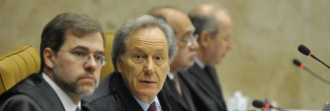 Ministros do STF no julgamento do mensalão "Eu estarei disposto a fazer reajustes", diz o revisor Ricardo Lewandowski