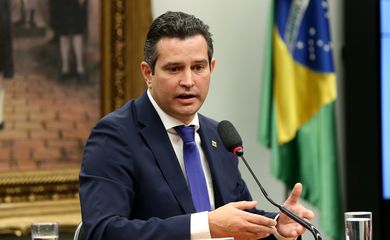 Brasília - O ministro dos Transportes, Maurício Quintella, fala na Comissão de Viação e Transportes da Câmara (Wilson Dias/Agência Brasil)