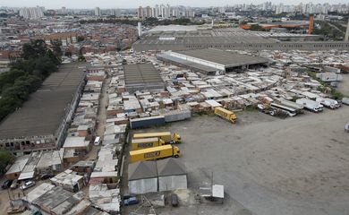 Ocupação Douglas Rodrigues do alto: terreno de 50 mil metros quadrados tem 2.620 barracos (Marcelo Camargo/Agência Brasil)