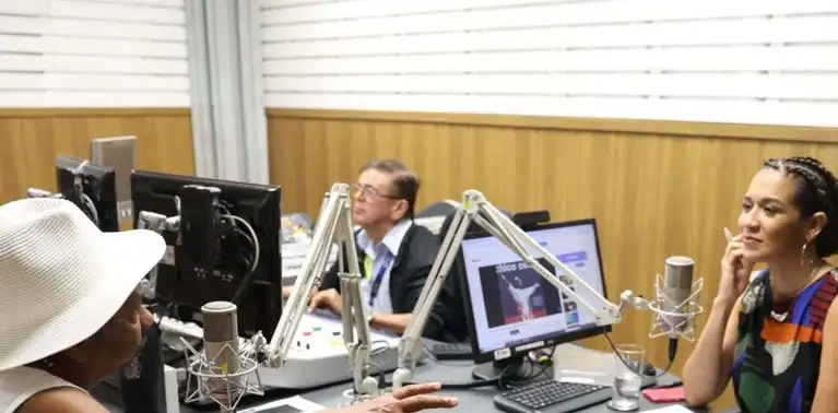 Cibele Tenório recebe o cantor Chico Cesar no Festa do Disco