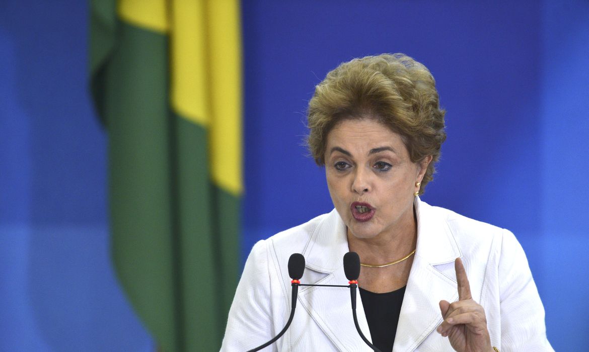 Brasília - Presidenta Dilma Rousseff disse durante Encontro da Educação pela Democracia, no Palácio do Planalto que golpe contra seu mandato tem chefe e vice-chefe (José Cruz/Agência Brasil)